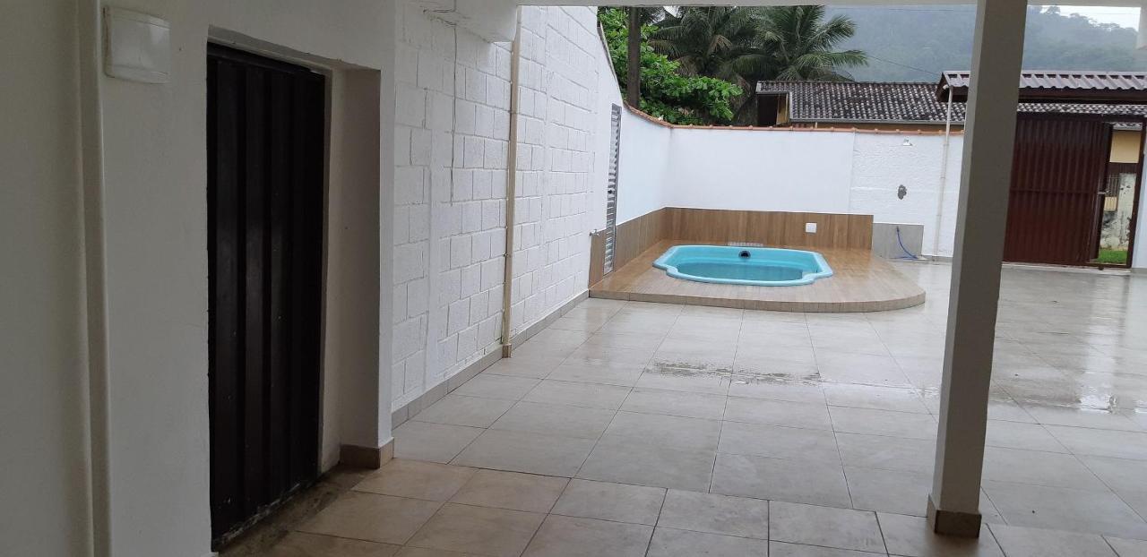 Maranduba Chalet: Poolside Retreat With Sea Access Casa de férias